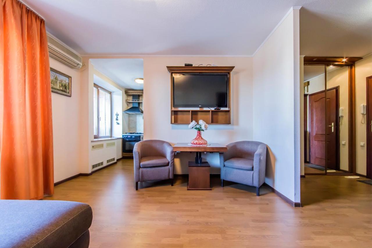 Two-Room Apartments On Maidan Nezavisimosti 키예프 외부 사진