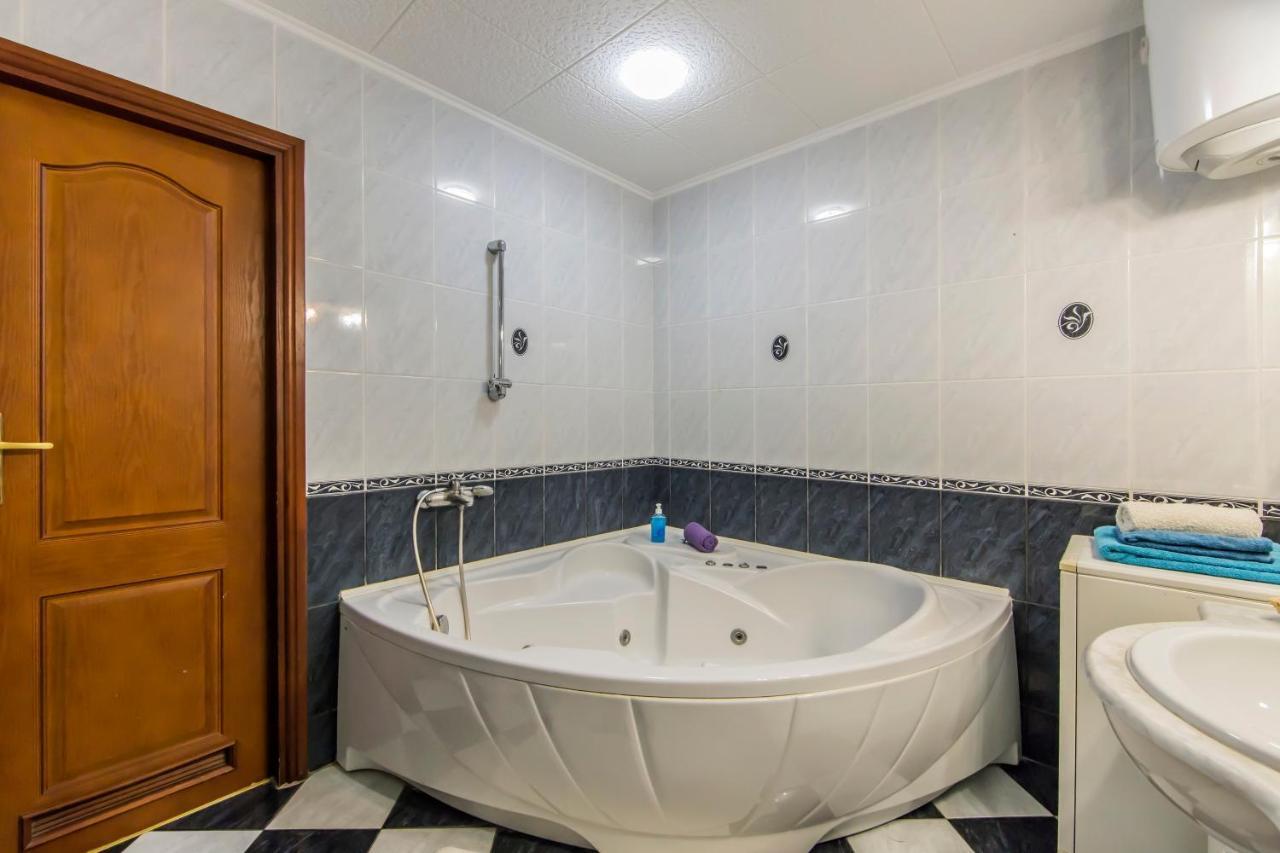 Two-Room Apartments On Maidan Nezavisimosti 키예프 외부 사진